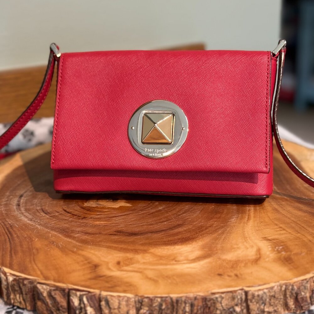 Kate Spade Red Saffiano Leather Crossbody Bag with Gold Turnlock EUC - Picture 15 of 15